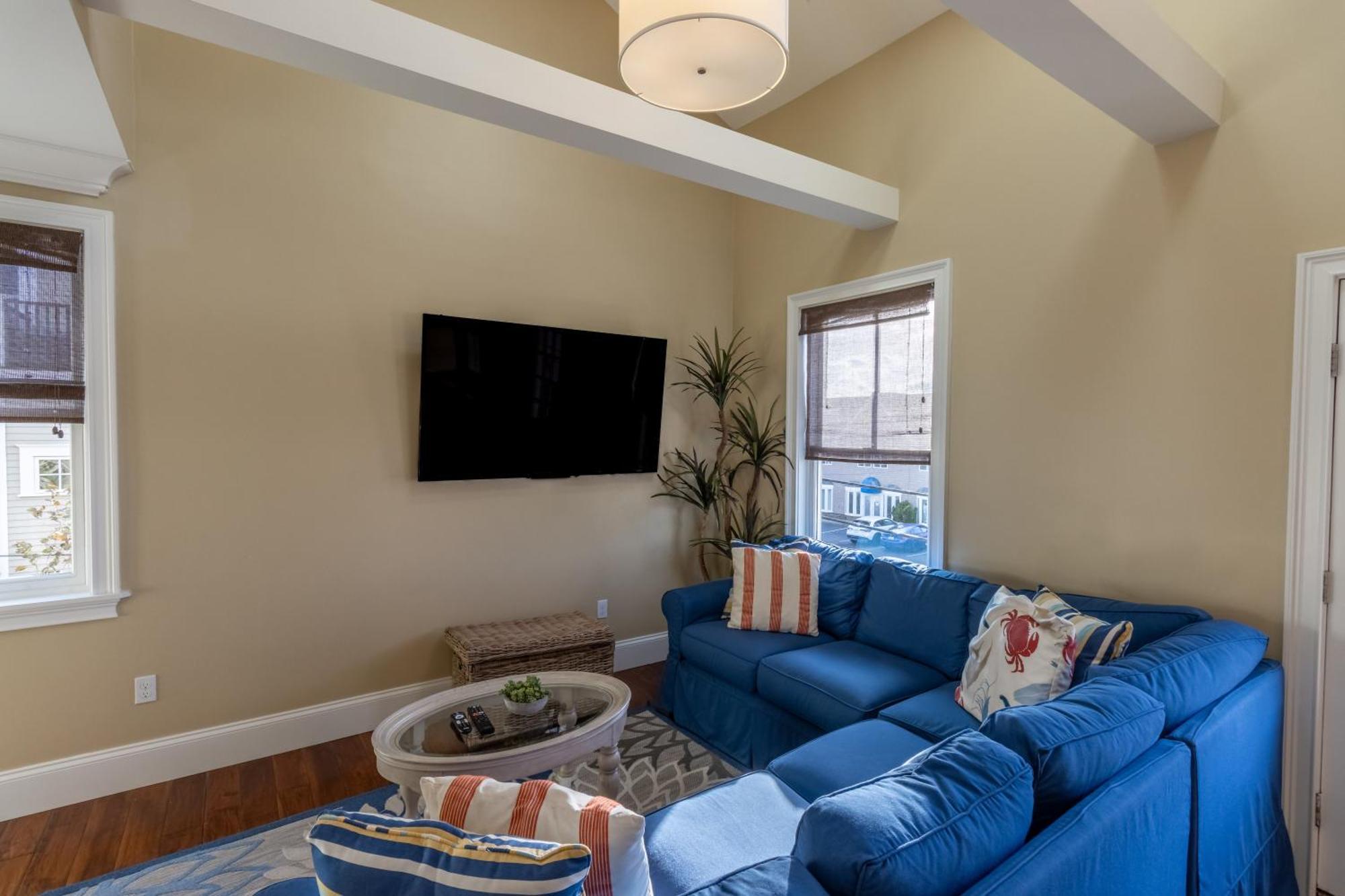 Апартаменты The Newport Lofts - 546 Thames Street Экстерьер фото